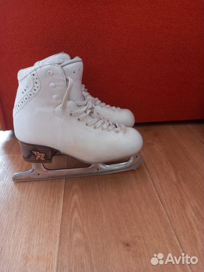 Коньки фигурные