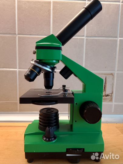 Микроскоп учебный (Микромед Эврика, 40х-400х)