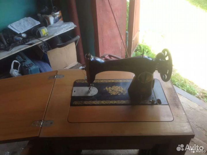 Швейная машинка