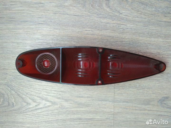 Рассеиватель заднего фонаря 