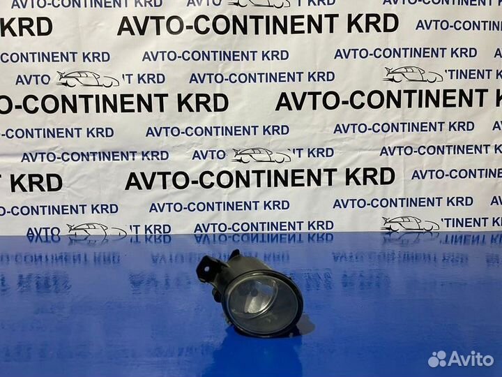 Фара противотуманная передняя правая Nissan Fuga