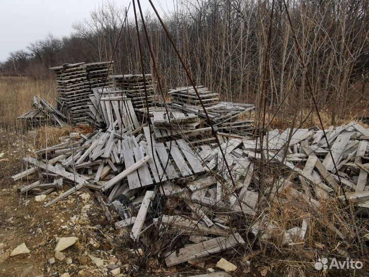 Дрова, доски, поддоны