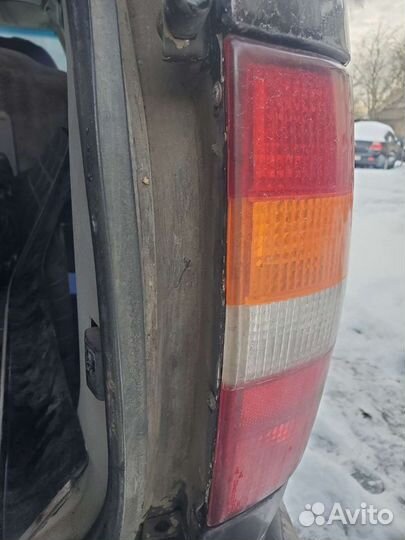 Фонарь задний левый правый Chevrolet Blazer S15