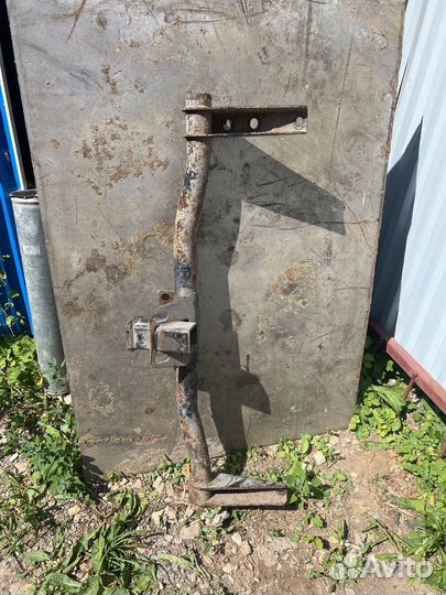 Фаркоп Cadillac Escalade 2 2001-2006