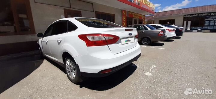 Ford Focus 2.0 AMT, 2012, битый, 278 000 км