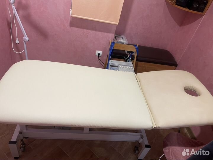 Массажная кушетка с электроприводом