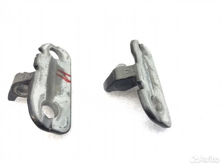 Петля двери задняя правая Land Rover Range Rover