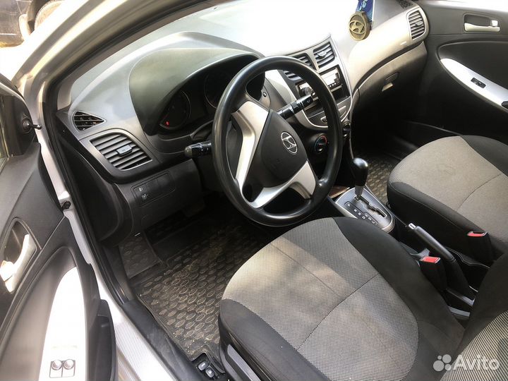 Hyundai Solaris 1.4 AT, 2011, 158 000 км