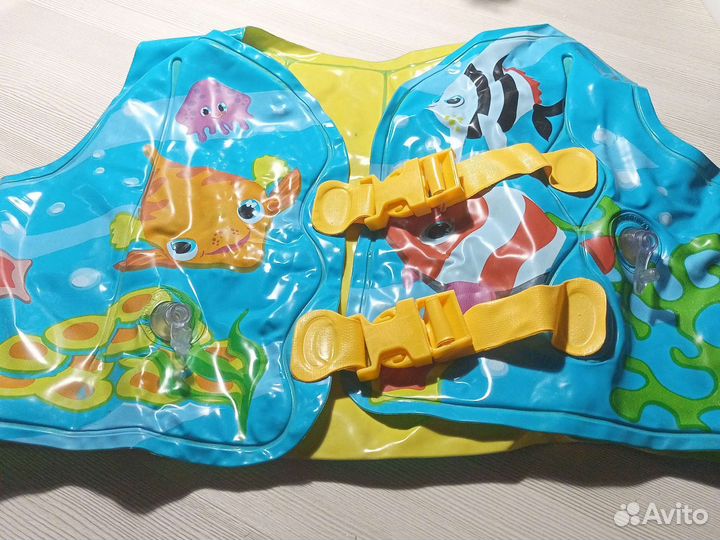 Детский плавательный жилет