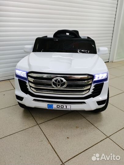Детский электромобиль toyota