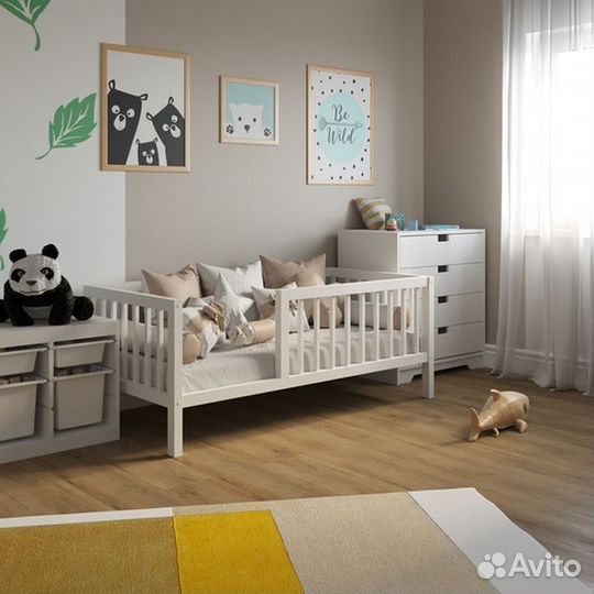 Кроватка высокий борт для малыша из массива сингл