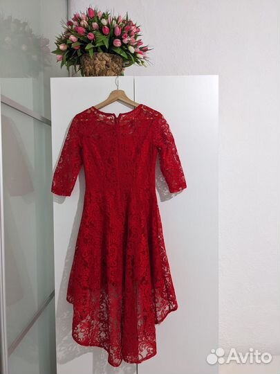 Платье шитье красное