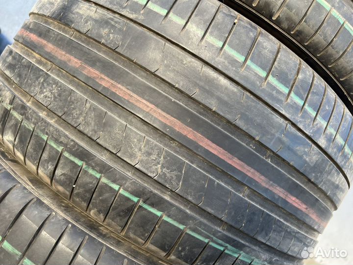 Pirelli P Zero PZ4 275/40 R21 и 315/35 R21