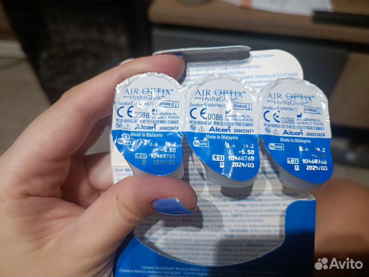 Продам контактные линзы -5,5