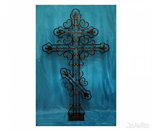 Кованый крест на могилу 03