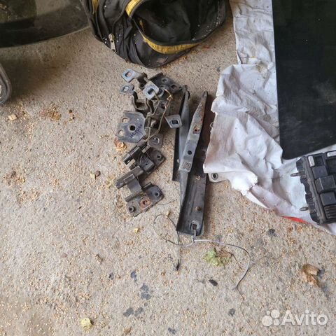 Петли капота двери на джип гранд чероки 2