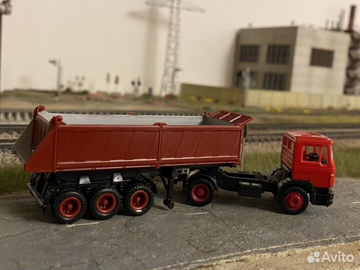 1:87 MAN с полуприцепом Herpa