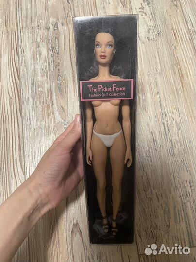 Коллекционная кукла The Picket Fence