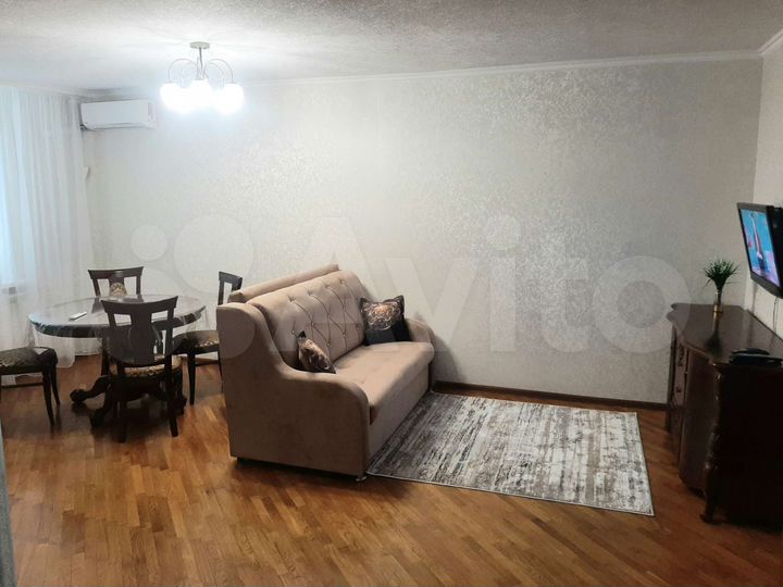 2-к. квартира, 52 м², 2/5 эт.