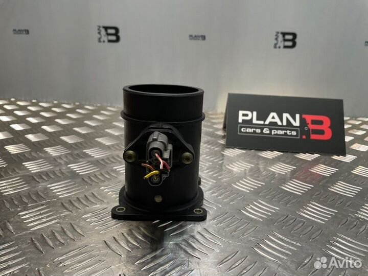 Датчик массового расхода воздуха Infiniti Qx4 JR50