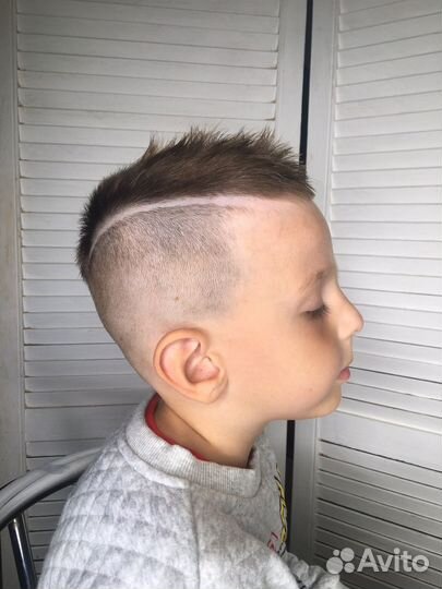 Парикмахер стилист (барбер )