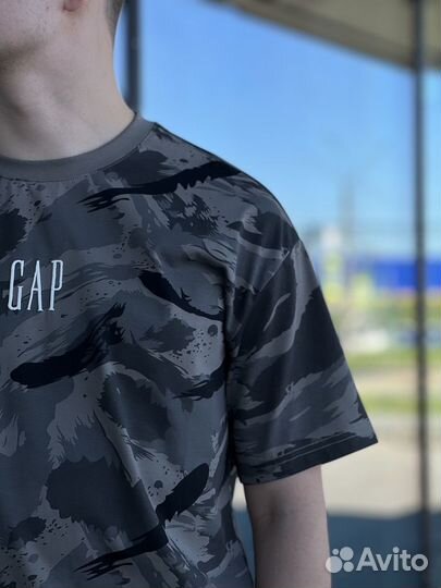 Футболка Gap камуфляж oversize