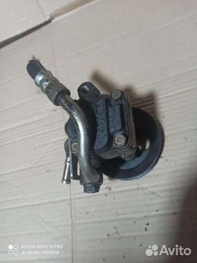 Насос гура Mitsubishi Pajero 6G72