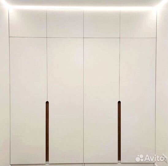 Шкаф распашной на заказ в спальню