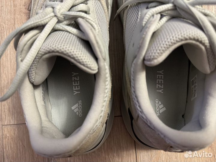 Кроссовки adidas yeezy boost 700 v2