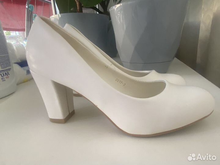 Туфли белые 38
