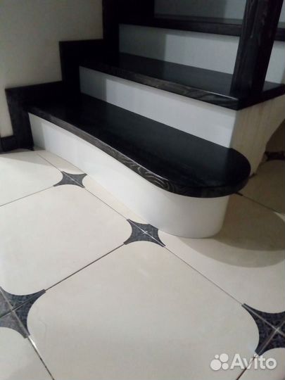 Деревянная лестница в дом на 2 этаж