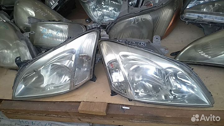 Фара Toyota Corolla 2005