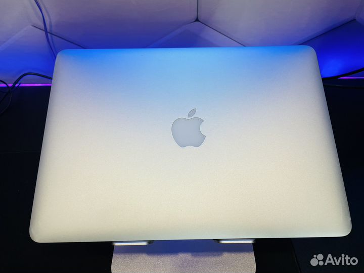 Apple MacBook Air 13 2017 Core i5/8Gb/SSD 256Gb
