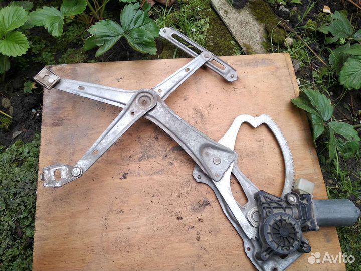 Стеклоподъемник w 210