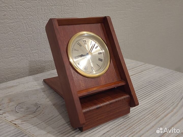 Настольные часы