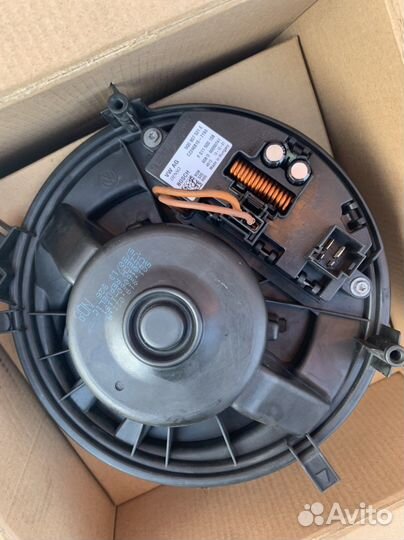 Мотор печки салона Шкода Октавия