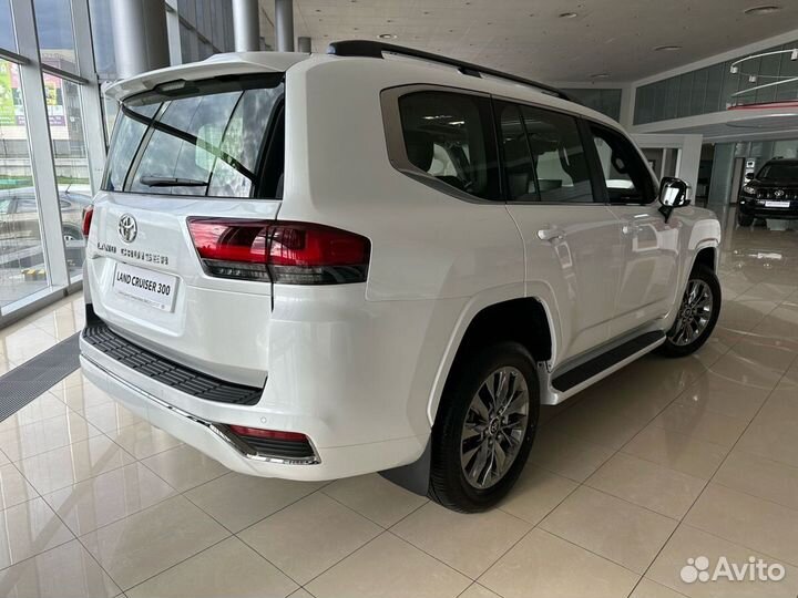 Toyota Land Cruiser 3.5 AT, 2023