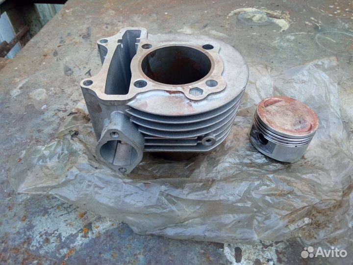 Цилиндр и поршень 150 новье