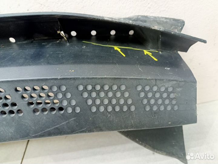 Водосток лобового стекла (жабо)