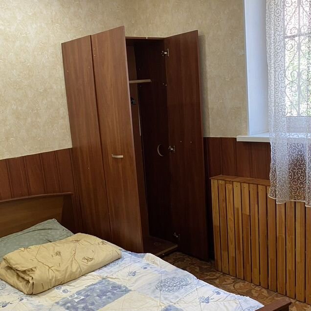 Комната 16 м² в 4-к., 1/2 эт.