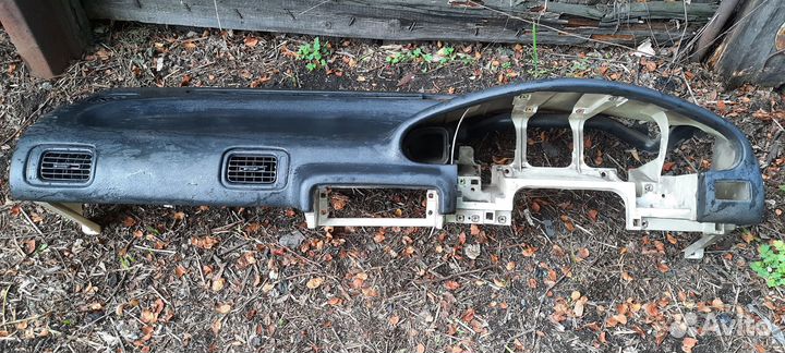 Торпеда Nissan Avenir 1992