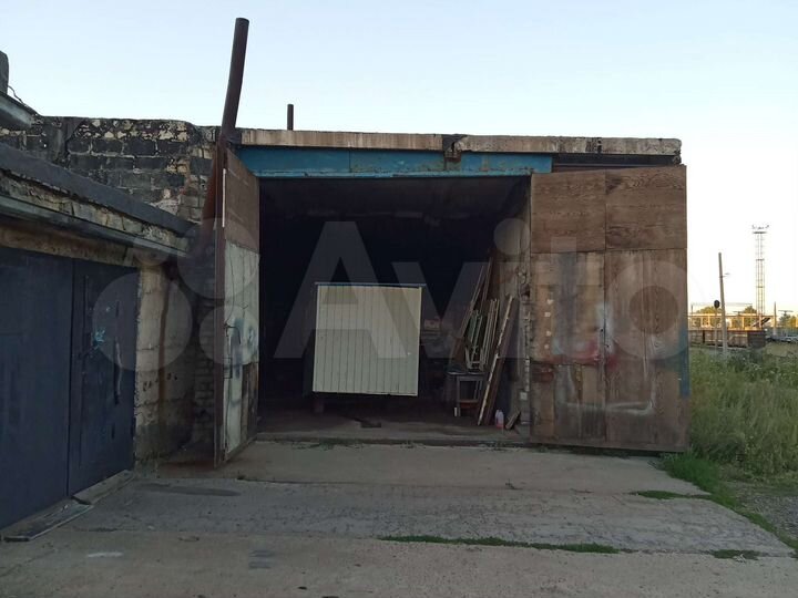 Гараж, > 30 м²