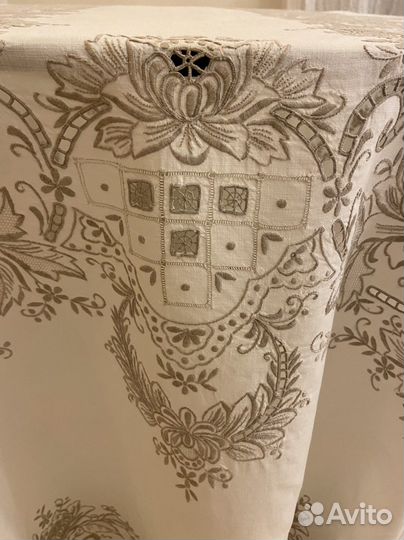 Скатерть. Ручная работа мастериц Мадейры