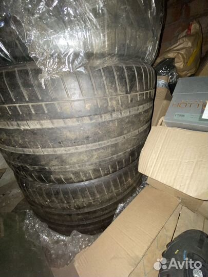 Vredestein Ultrac Vorti 335/25 R22