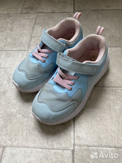 Кроссовки для девочки