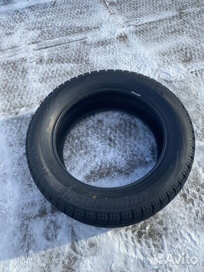 Bridgestone Blizzak VRX 215/55 R17