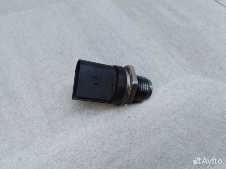 Датчик давления топлива