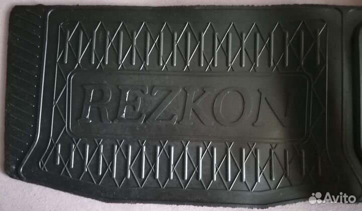 Автомобильные коврики резиновые