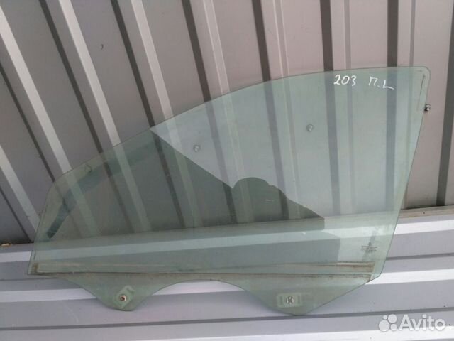 Стекло переднее левое Mercedes W203 C203