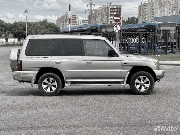 Mitsubishi Pajero 3.5 AT, 1998, 290 000 км